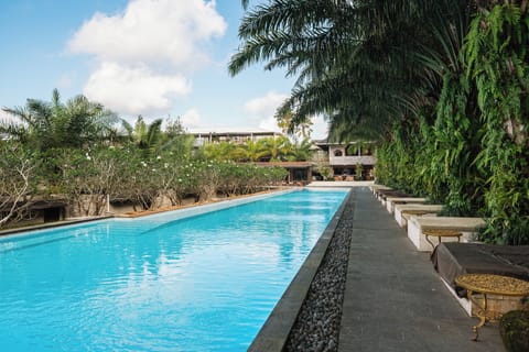 3 outdoor pools, pool umbrellas, sun loungers
