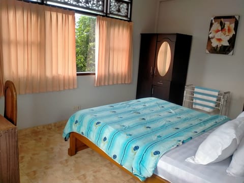 Standard Room | Desk, laptop workspace, soundproofing, free WiFi