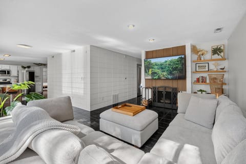 House, 3 Bedrooms | Living area | Smart TV, streaming services