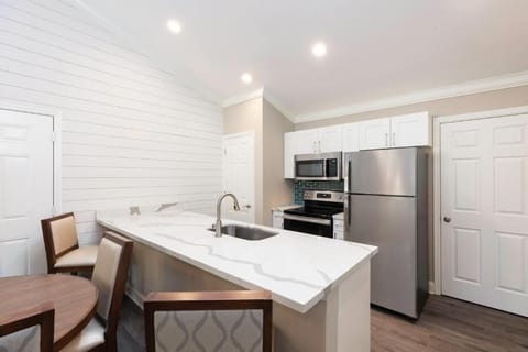 Luxury Studio Suite | Private kitchen