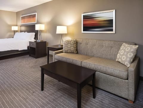 Suite, 1 King Bed | Pillowtop beds, desk, laptop workspace, blackout drapes