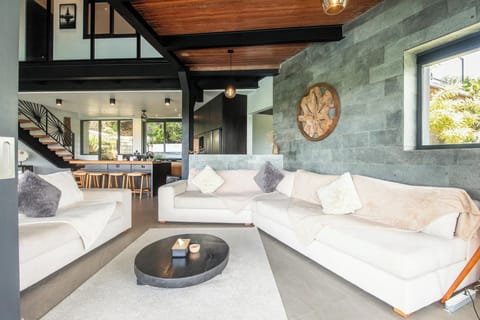 Villa (6 Bedrooms) | Exterior