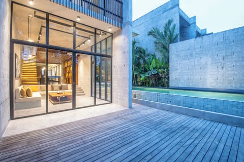 Villa (4 Bedrooms) | Exterior
