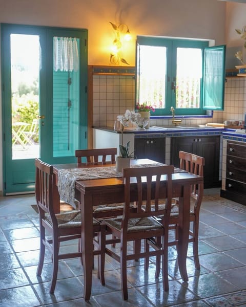 Family Apartment, Garden View | Private kitchen | Mini-fridge, microwave, espresso maker