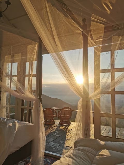 Executive Suite, Hot Tub, Mountain View | Premium bedding, minibar, individually decorated, individually furnished