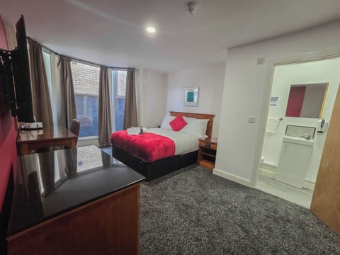Standard Double Room | Desk, free WiFi, bed sheets