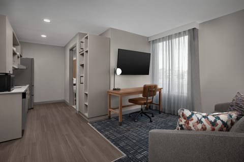 Premium bedding, down comforters, in-room safe, blackout drapes