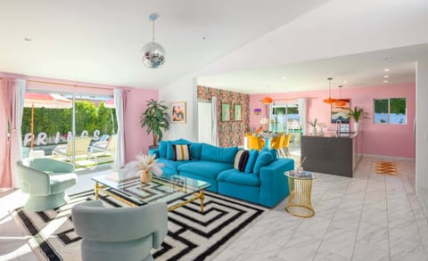 House, Multiple Beds, Pool Access, Pool View (Via Escuela) | Interior