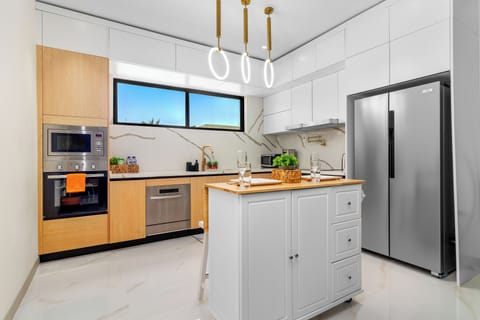 Apartment, 1 Bedroom, Kitchen, Pool View | Private kitchen | Coffee/tea maker, electric kettle