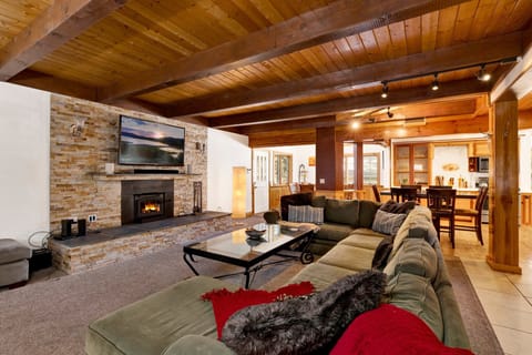 Cabin, Multiple Beds, Pool Access, Mountain View (VC445) | Living area | Fireplace