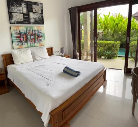 Standard Double Room, Patio, Garden View | Desk, free WiFi