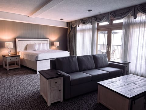 Presidential Suite, Balcony, Lake View | Pillowtop beds, desk, blackout drapes, soundproofing