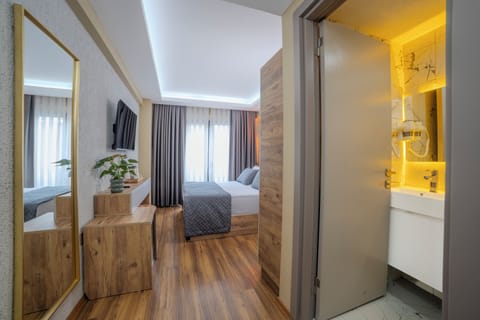 Standard Double or Twin Room | In-room safe, desk, soundproofing, iron/ironing board (on request)
