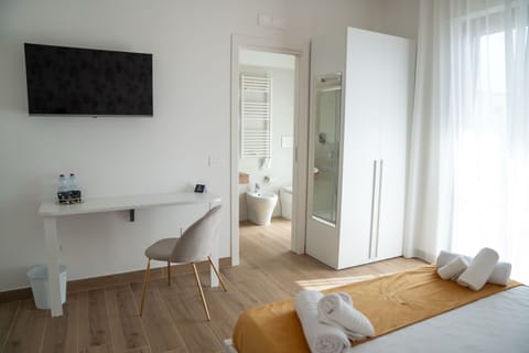 Standard Triple Room | Desk, free WiFi