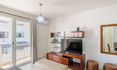 Basic Apartment | Living area