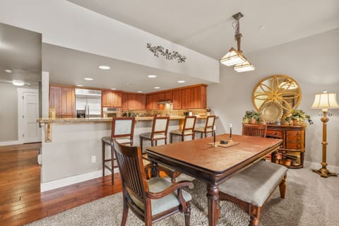 Villa, 3 Bedrooms | Dining