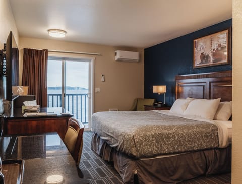 Desk, free WiFi, bed sheets, alarm clocks