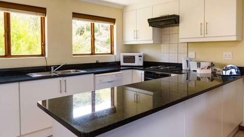 Premium bedding, in-room safe, desk, laptop workspace