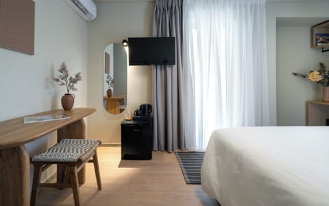 Premium Double Room, Balcony | In-room safe, soundproofing, free WiFi, bed sheets