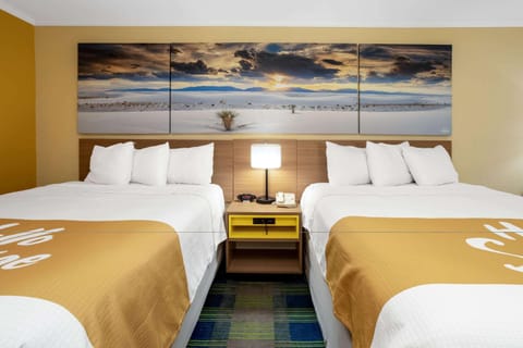 Room, 2 Queen Beds, Non Smoking | Desk, soundproofing, iron/ironing board, WiFi (free)