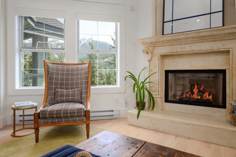 House, Multiple Beds, Patio, Mountain View (Bluebird at The Lynx) | Interior
