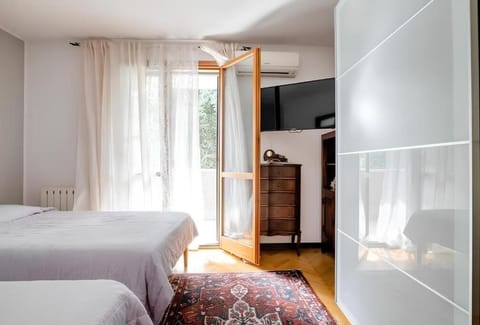 Twin Room, Patio, Park View | Free WiFi