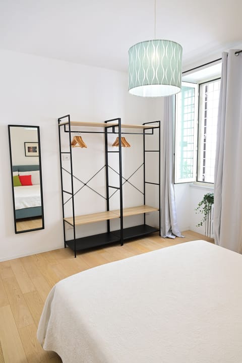 Apartment | In-room safe, iron/ironing board, free WiFi