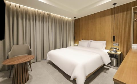 Standard Room | Desk, laptop workspace, free WiFi