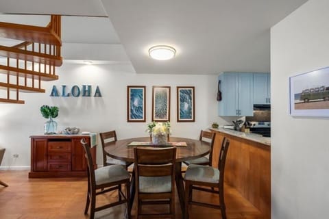 Condo, 2 Bedrooms | Dining