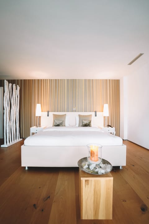 Junior Suite | Premium bedding, in-room safe, desk, soundproofing