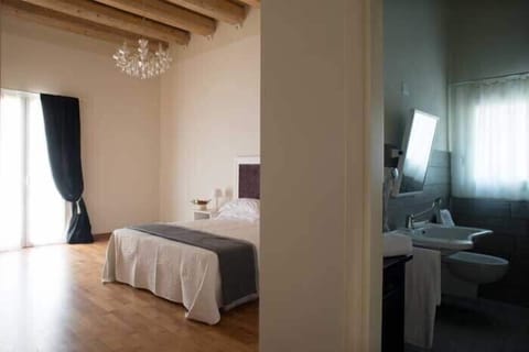 Studio | Cribs/infant beds, free WiFi, bed sheets