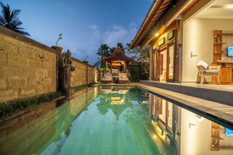 Front of property - evening/night