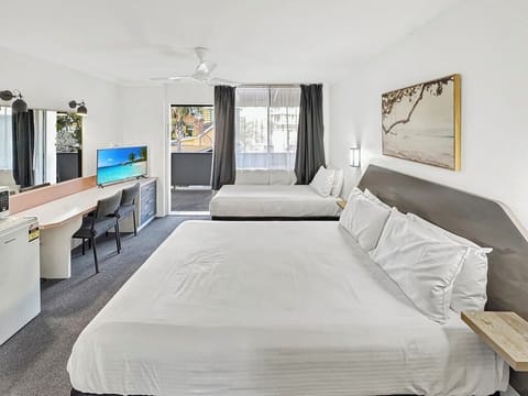 Standard Room, Multiple Beds, Non Smoking, Balcony (Twin balcony queen) | Blackout drapes, iron/ironing board, WiFi (free), bed sheets