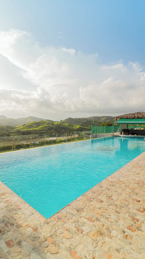 2 outdoor pools