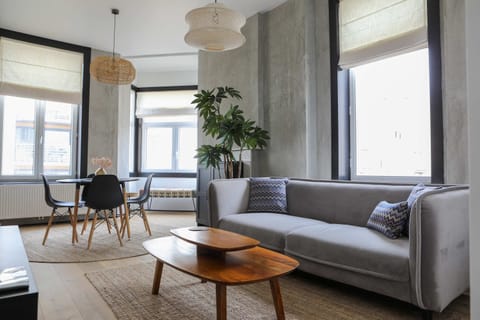 House | 1 bedroom, desk, Internet