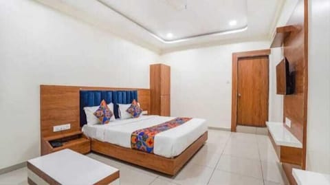Deluxe Room, City View