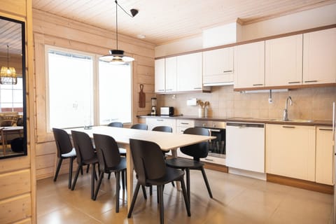 Duplex, 4 Bedrooms, Garden View | Private kitchen | Fridge, microwave, oven, stovetop