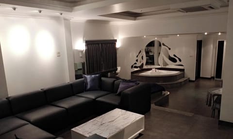 Apartment, 1 Bedroom, Smoking, Balcony | Living room