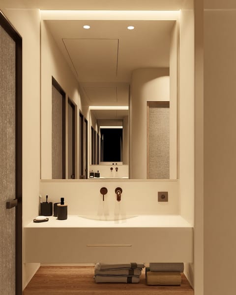 Classic Double or Twin Room | Bathroom | Shower, free toiletries, hair dryer, slippers