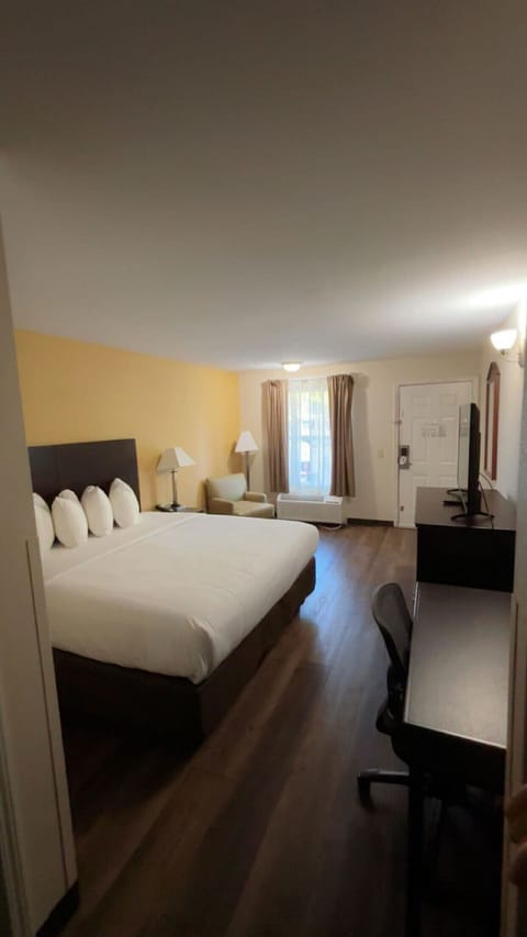 Desk, laptop workspace, blackout drapes, free WiFi