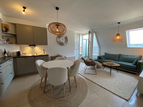 Apartment | Dining