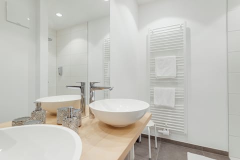 Junior Studio Suite, City View | Desk, laptop workspace, blackout drapes, soundproofing