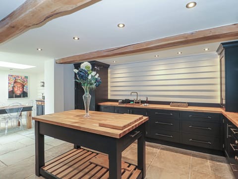 Cottage | Interior