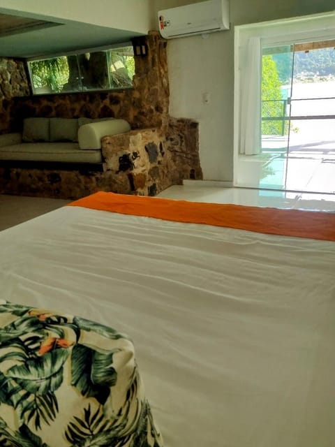 Deluxe Studio Suite, Sea View | Free WiFi