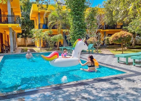 Outdoor pool, sun loungers