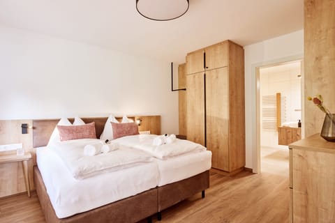 Blackout drapes, soundproofing, free WiFi