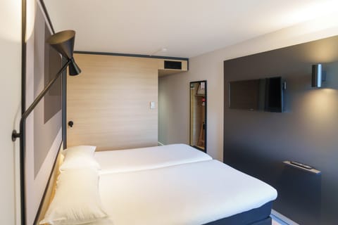 Standard Double Room, Multiple Beds | In-room safe, desk, soundproofing, iron/ironing board
