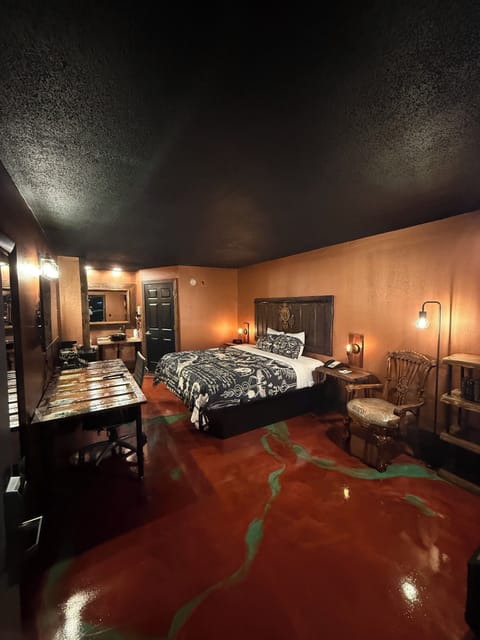 Superior Single Room | Desk, free WiFi