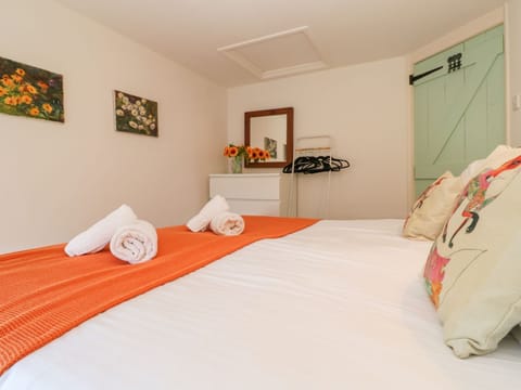3 bedrooms, WiFi (free), individually decorated, individually furnished