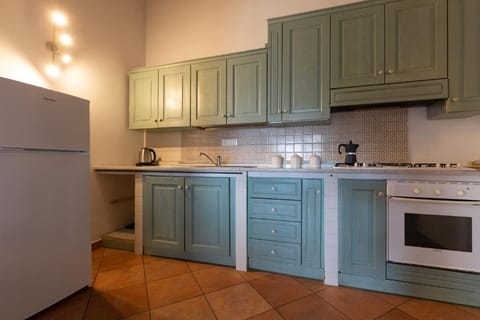 Apartment, City View | Private kitchen | Electric kettle, toaster